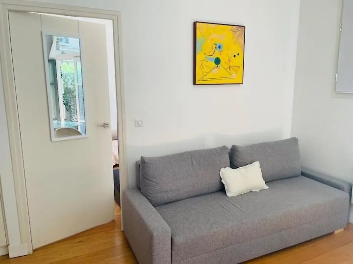 Beautiful Apartment With Terrace In Paris 8 France